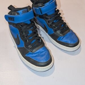 Nike Kids Sneakers in Black and Blue